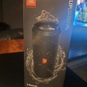 JBL Flip Essential Bluetooth Speaker - Black
